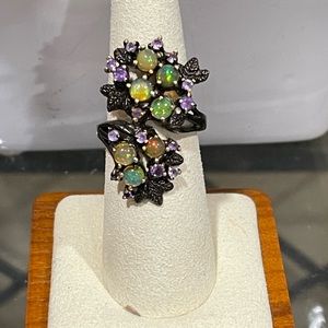 .925 Sterling Silver with Genuine Opal and Amethyst Ring